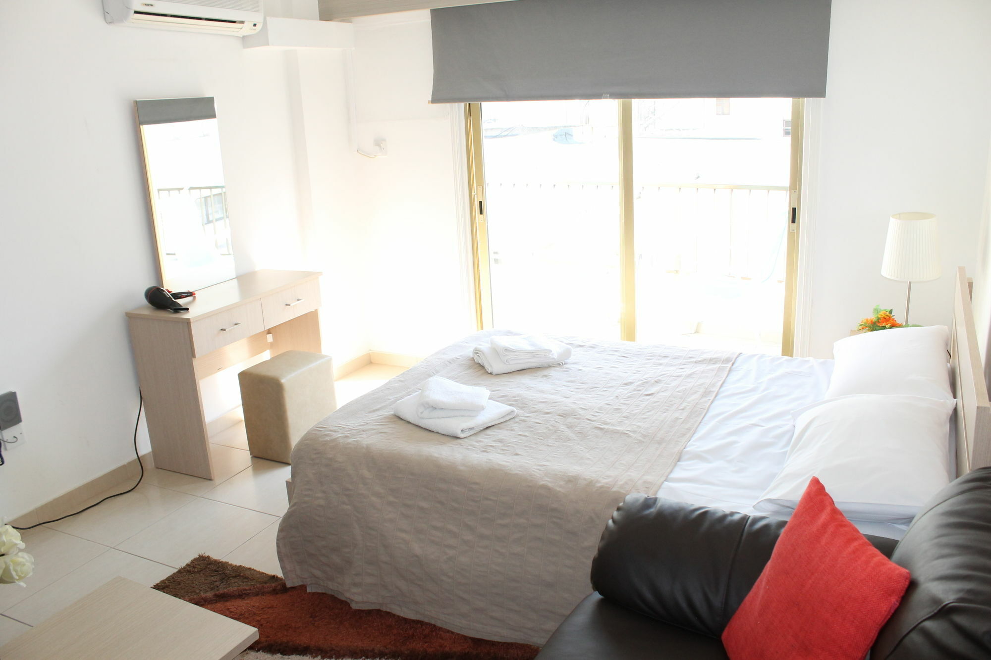 Tiffany City Apartments Larnaca Buitenkant foto