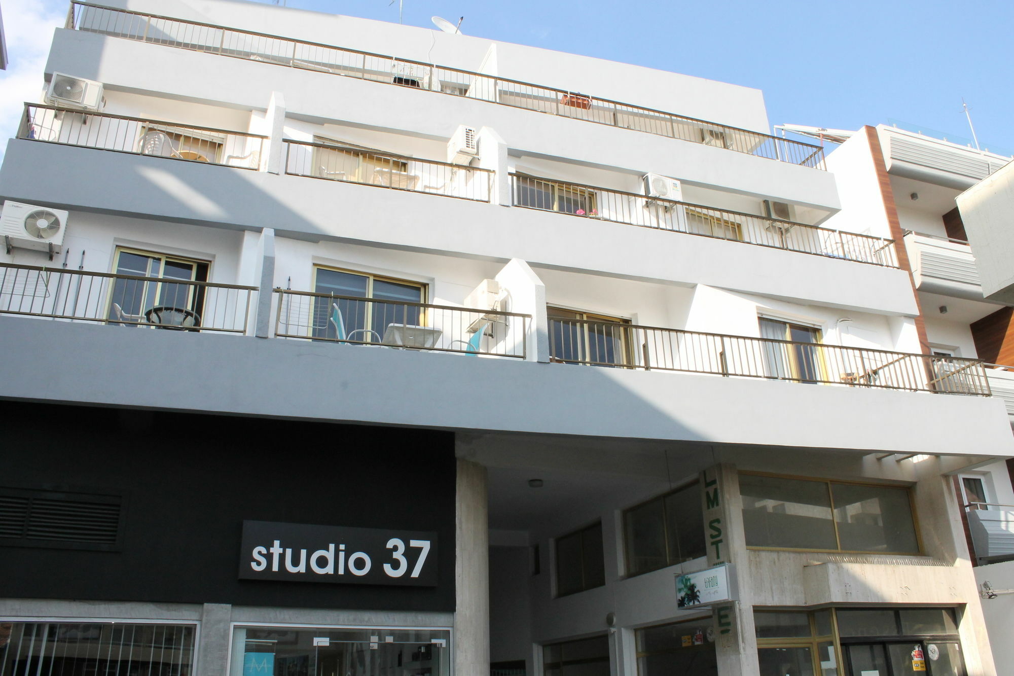 Tiffany City Apartments Larnaca Buitenkant foto